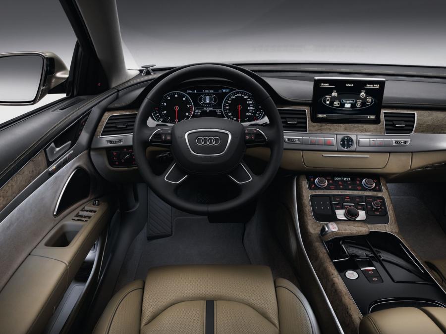 Торпедо Audi A8L W12 Quattro (D4) 2010 года  (WW) (фото 18 из 35)